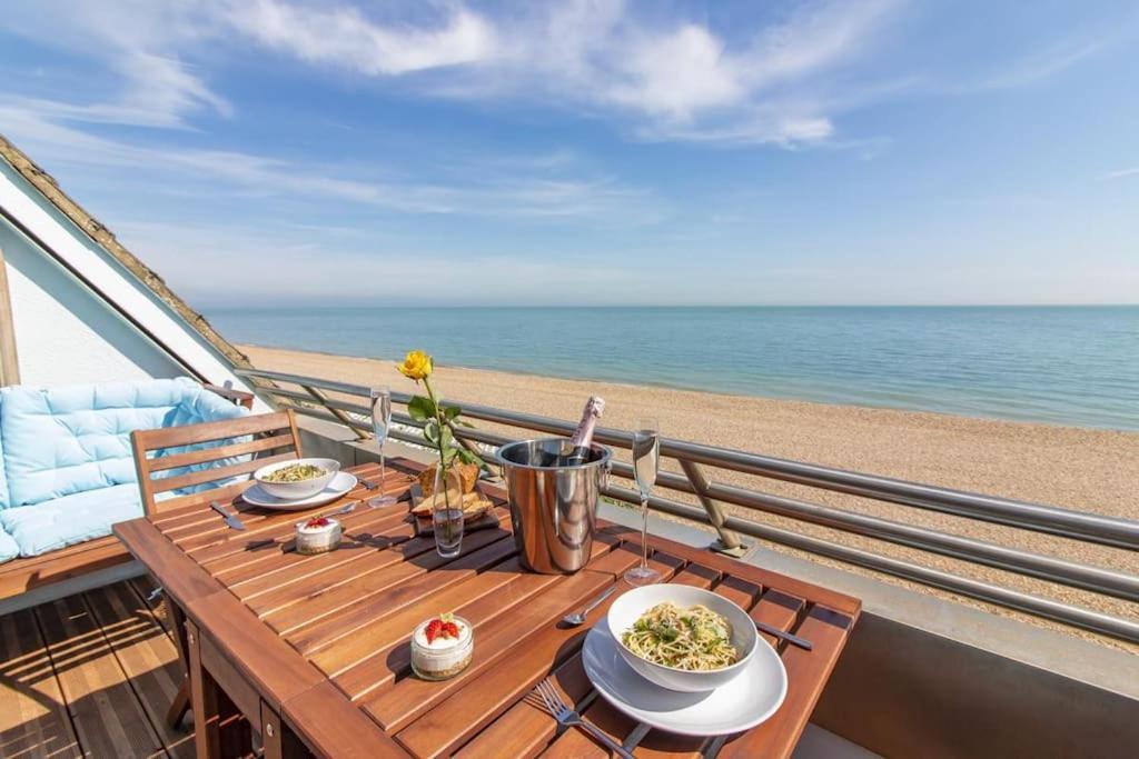 The Luxury Beach Property - Oceanbreeze Sandgate Exterior foto